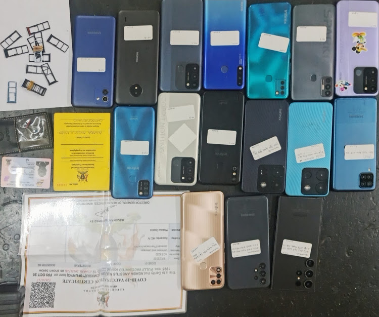 Exposed,Police nab four dealers in stolen mobile phones